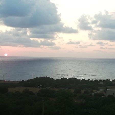 La Vecchia Badessa A Due Passi Dal Mare Apartment Macari Bagian luar foto