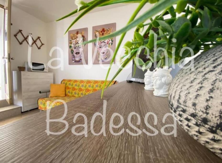La Vecchia Badessa A Due Passi Dal Mare Apartment Macari Bagian luar foto